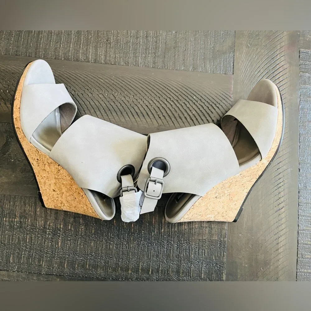 Michael Antonio Cork Wedge Sandals 6.5 NWOT Minimalist Neutral Platform